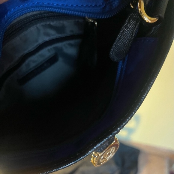 Michael Kors Nylon Large pocket Crossbody - Picture 4 of 6